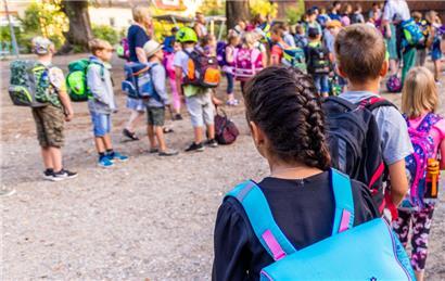 Wie problemlos die schulische Laufbahn verläuft, hängt von mehreren Faktoren ab
