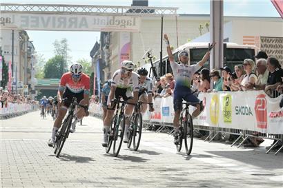 Wie schon am Samstag in Sanem gewann Lucas Grolier auch am Sonntag den Sprint in Esch/Alzette – Colin Heiderscheid (links) wurde Dritter
