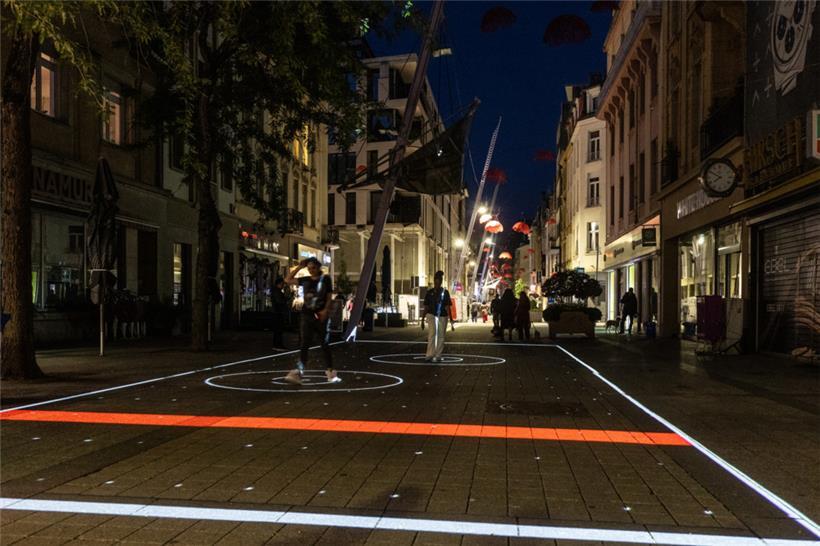 Wie sollen die Escher in Zukunft wohnen? Mit dieser Frage befasste sich erneut der Gemeinderat. Momentan wird die Alzettestraße im Rahmen der „Journées du patrimoine“ mit einer interaktiven Lichtinstallation namens „Korrelation“ aufgehübscht.
