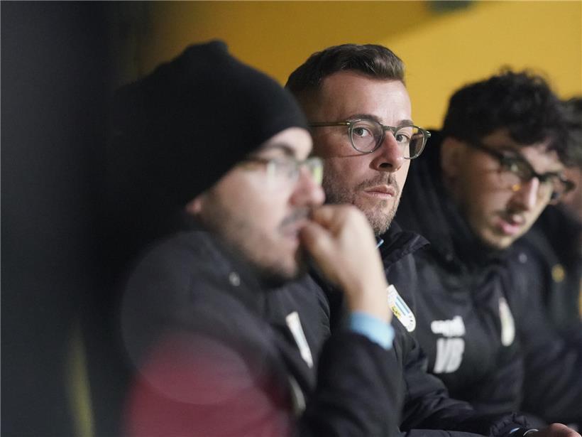 Claudio Lombardelli an vorderster Front beim Einsatz, entschlossener Blick, Teamarbeit und Führungskraft sichtbar