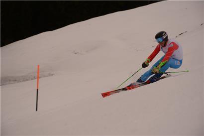 William Lindfors ist neuer Landesmeister im Riesenslalom sowie im Slalom
