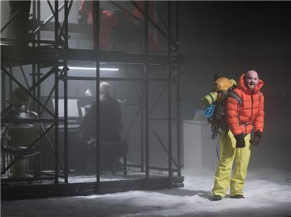 „Winterreise“ im Kapuzinertheater: Max Thommes als zielloser Wanderer
