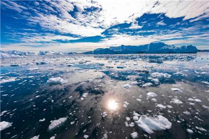 „Wir erleben beispiellose Temperaturen“: Eisberge bei Grönland
