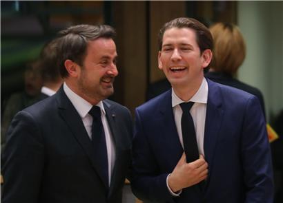„Wir haben für das Roaming vor ein paar Jahren mehr bezahlt als wir für Europa bezahlen“: Vielleicht war es dieser Satz von Xavier Bettel, über den Luxemburgs Regierungschef und Österreichs Kanzler Sebastian Kurz zu Beginn des Gipfels so lachen
