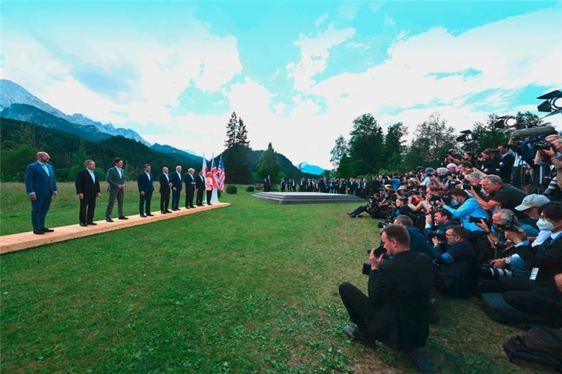 „Wir müssen zusammenbleiben“: Die G7-Vertreter vor den Pressefotografen
