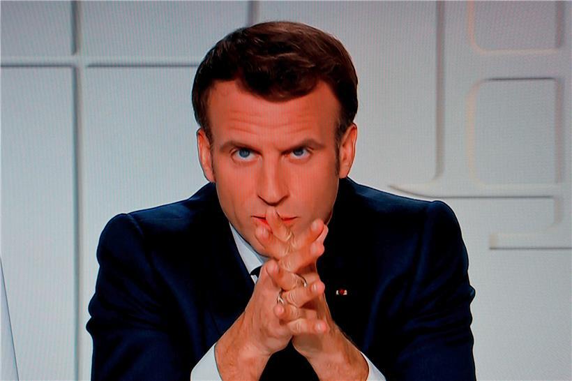 „Wir werden die Kontrolle verlieren, wenn wir jetzt nichts tun“: Frankreichs Präsident Macron kündigt im TV neue Maßnahmen an
