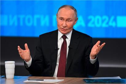 Wladimir Putin bedauert, den Krieg in der Ukraine nicht bereits früher begonnen zu haben
