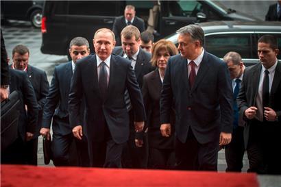 Wladimir Putin im Februar 2017 zu Besuch bei Viktor Orban in Budapest

