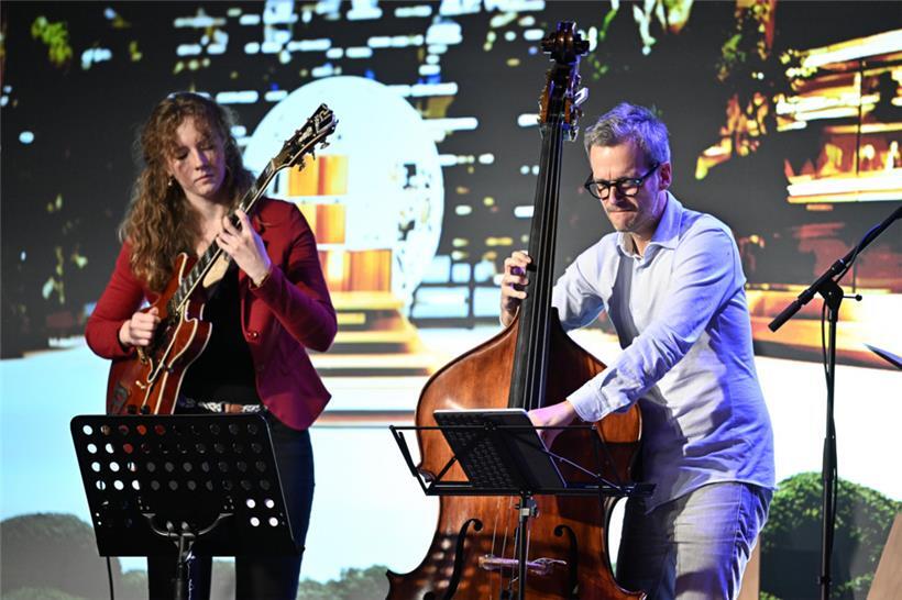 Wo viele Worte fallen, darf Musik nicht fehlen