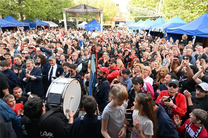 Wohl die größte Partymeile, die es an diesem Sonntagabend in Luxemburg gegeben h...