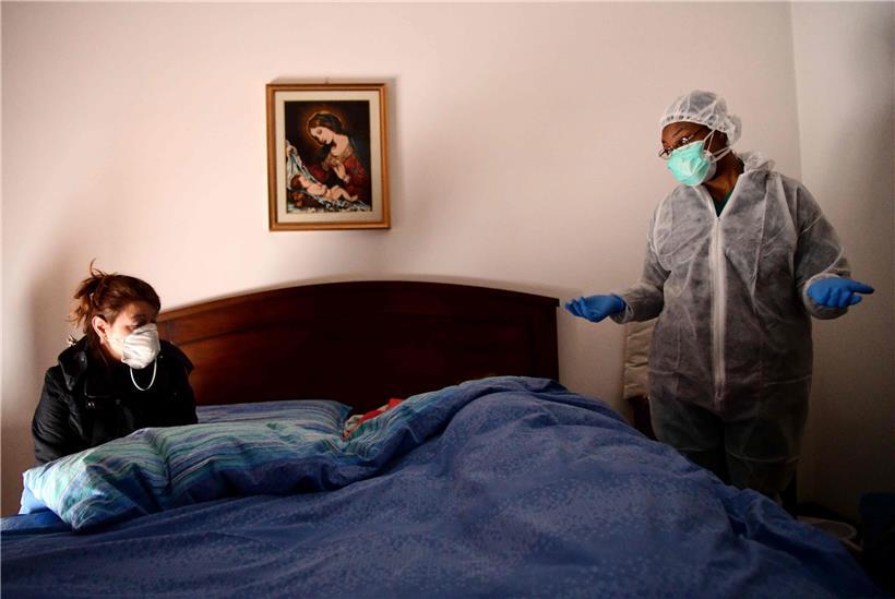 Wohnungsbesuch bei einem Covid-19-Patienten in Bergamo: Der Arzt Mirco Nacoti will im Gesundheitswesen völlig neue Wege beschreiten – anders gehe es nicht im Kampf gegen die Pandemie
