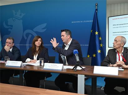 Wollen luxemburgische Unternehmen unterstützen: Wirtschaftsminister Lex Delles (Mitte), Iris Depoulain (l.), Leiterin des Amts für geistiges Eigentum, und Serge Quazzotti (r.), Direktor des Instituts für geistiges Eigentum