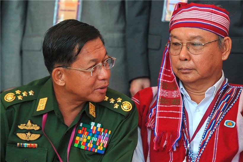 Wollte Präsident werden: General Min Aung Hlaing (l., hier im Jahr 2016) 

