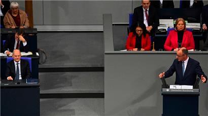 Wortduelle mit harten Bandagen: Olaf Scholz und Friedrich Merz
