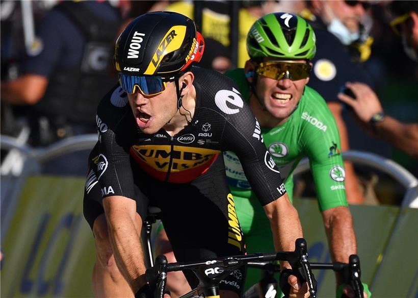 Wout van Aert konnte sich am Sonntag im Sprint gegen Jasper Philipsen und Mark Cavendish durchsetzen
