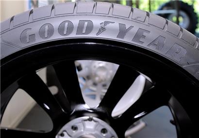 Wusste Goodyear um einen Konstruktionsfehler und hat so zahlreiche Unfälle in Kauf genommen?
