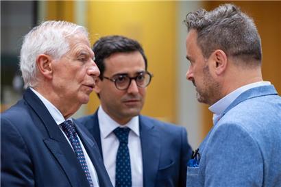 Xavier Bettel am 22. Juli mit Josep Borrell und dem französischen Außenminister Stéphane Séjourné (Mitte)
