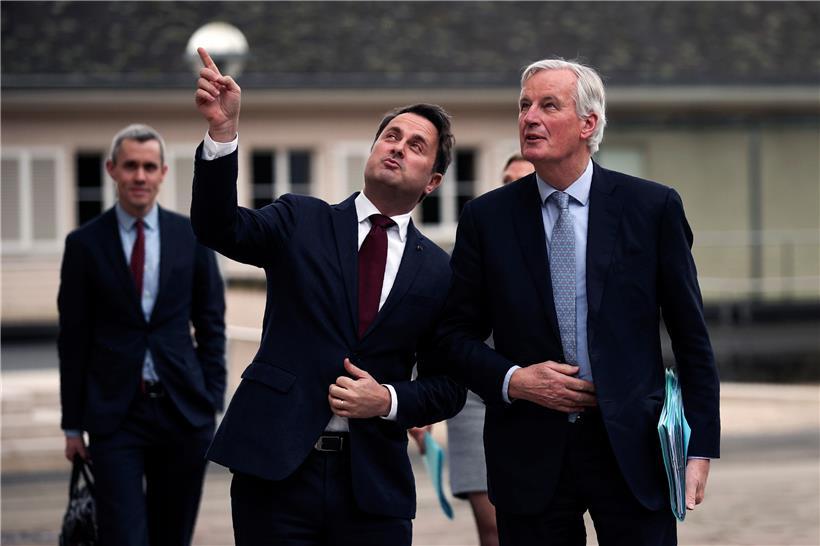 Xavier Bettel spricht mit Michel Barnier, EU-Chefunterhändler für den Brexit: Die EU-Staaten müssen ihre Einzelinteressen auf zwei Ebenen in Einklang bringen – beim EU-Haushalt und bei den Verhandlungen mit London.
