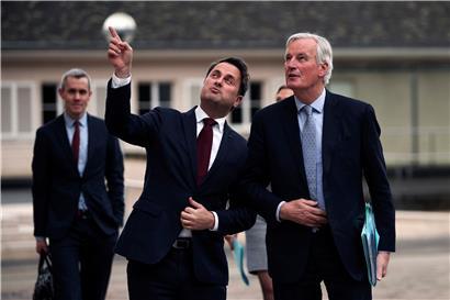 Xavier Bettel spricht mit Michel Barnier, EU-Chefunterhändler für den Brexit: Die EU-Staaten müssen ihre Einzelinteressen auf zwei Ebenen in Einklang bringen – beim EU-Haushalt und bei den Verhandlungen mit London.
