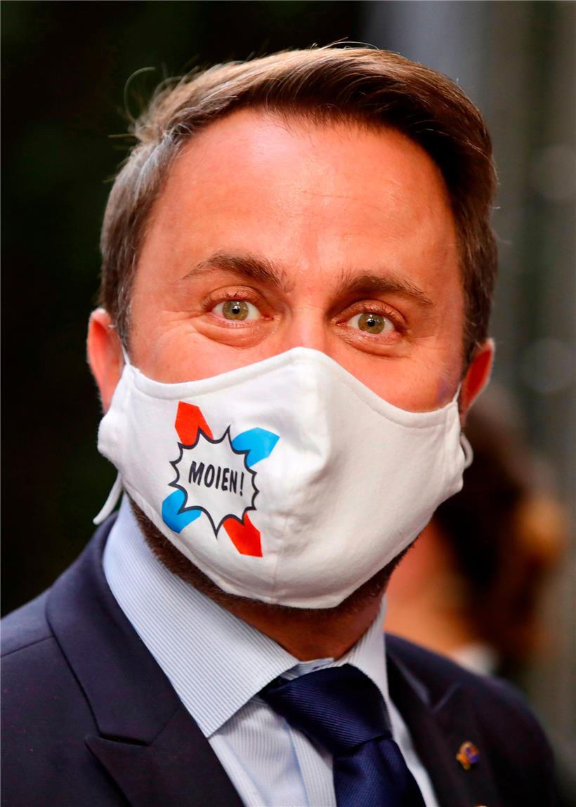 Xavier Bettel war mit einer „Moien“-Maske in Brüssel
