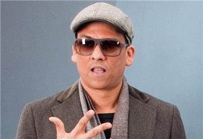 Xavier Naidoo hat sich in einem Video auf Youtube zu Verschwörungstheorien und seinem Umgang damit geäußert
