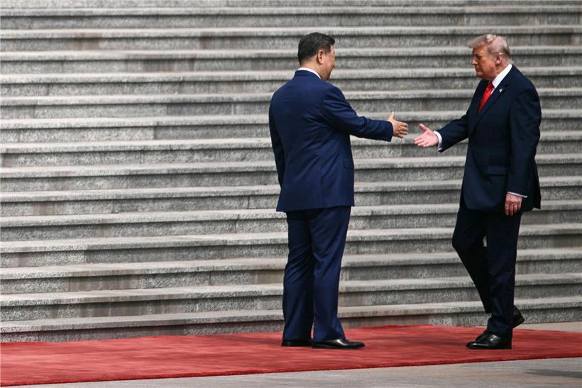 Xi Jinping begrüßt Donald Trump bei offiziellem Treffen in Peking, China, internationales Gipfeltreffen, Diplomatie