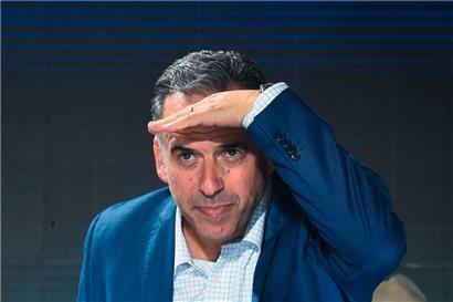 Yamandú Orsi vom linken Frente Amplio hat die Stichwahl der Präsidentschaftswahl gewonnen. Im März wird er sein Amt antreten und löst Luis Lacalle-Pou ab. Vizepräsidentin wird die bisherige Bürgermeisterin von Montevideo, Carolina Cosse.
