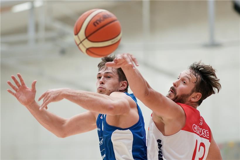 Yann Wolff (in Blau) und die Etzella Ettelbrück wollen nach dem Ende der Qualifikation unbedingt einen der beiden ersten Tabellenränge belegen
