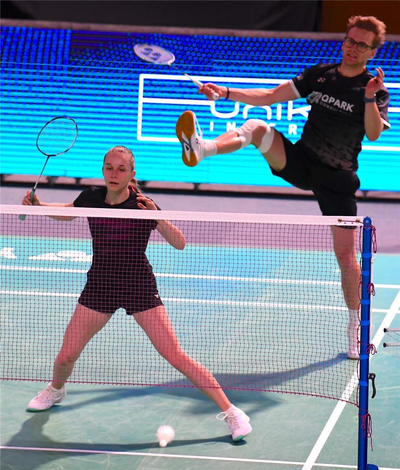 Yannick Feltes und Zoé Sinico beim Mixed-Doppel Tennismatch in Aktion