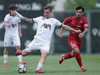 Yannis Dublin (l.) und Käerjeng sind am Sonntag auswärts beim RFCU Lëtzebuerg zu Gast