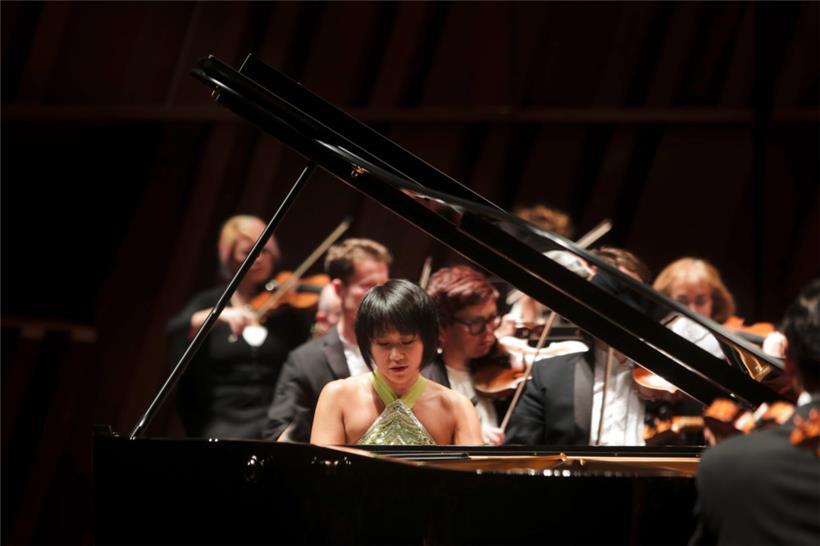 Yuja Wang wusste im langsamen Mittelsatz mit einem absolut kunstvollen Spiel zu begeistern
