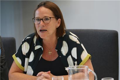 Yuriko Backes, Ministerin für Gleichstellung und Diversität, stellte am Montag den ersten Aktionsplan gegen geschlechtsspezifische Gewalt vor
