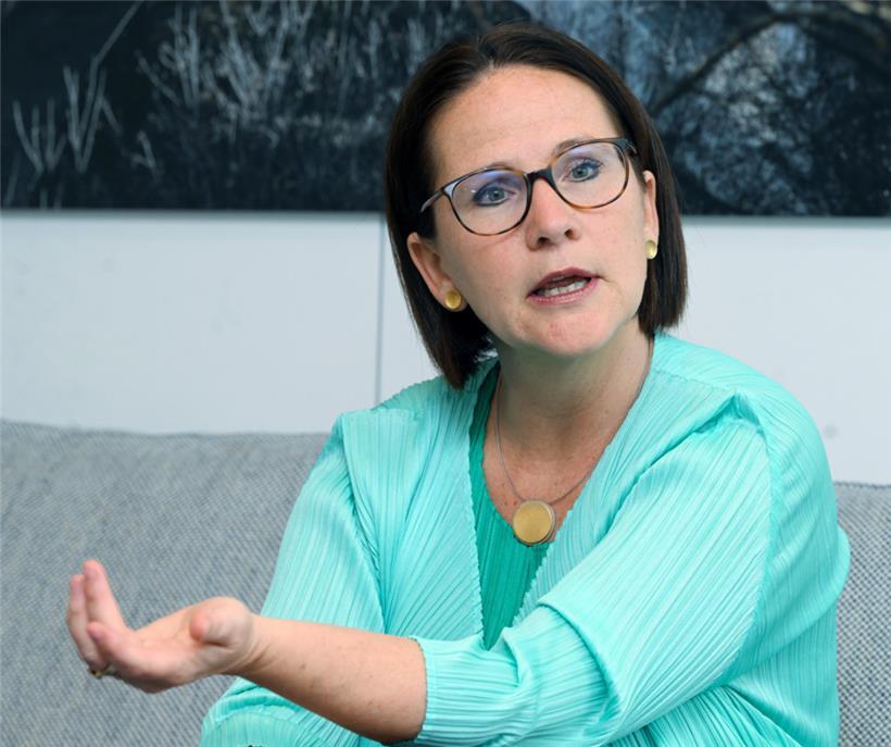 Yuriko Backes, Ministerin für Gleichstellung und Diversität, setzt sich für Gender-Mainstreaming ein
