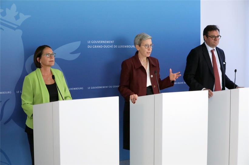 Yuriko Backes, Sam Tanson und Michel Turk stellen den jüngsten GAFI-Bericht vor
