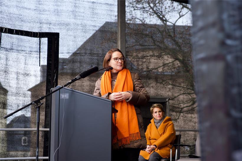 Yuriko Backes: „Solange Männer aufstehen und denken ‚Your body, but my choice‘, bleiben wir auf dem Holzweg!“
