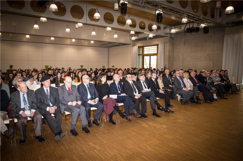 Zahlreiche Ehrengäste und Schüler gedachten der Toten des Massakers von Sonnenburg
