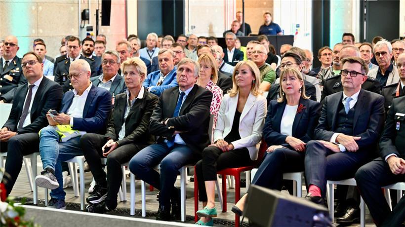 Zahlreiche Ehrengäste waren gestern zur offiziellen Einweihung des CIS Findel ge...