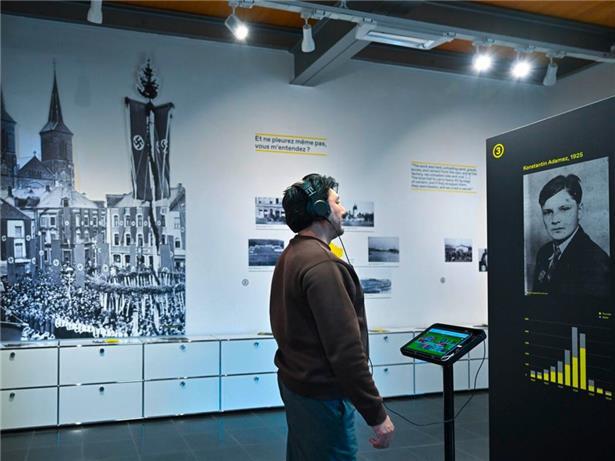 Zahlreiche Fotos und Dokumente beleuchten die politischen und lokalen Gegebenheiten im Süden Luxemburgs zur Zeit der NS-Besatzung
