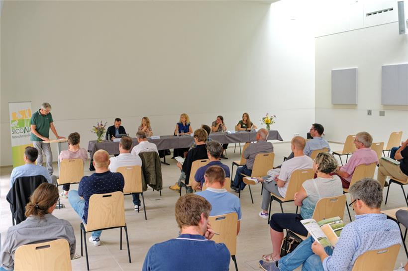Zahlreiche Gemeindevertreter kamen zur Vorstellung der zweiten Auflage des Sicona-Ratgebers 
