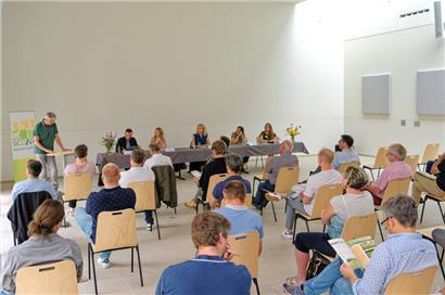 Zahlreiche Gemeindevertreter kamen zur Vorstellung der zweiten Auflage des Sicona-Ratgebers 
