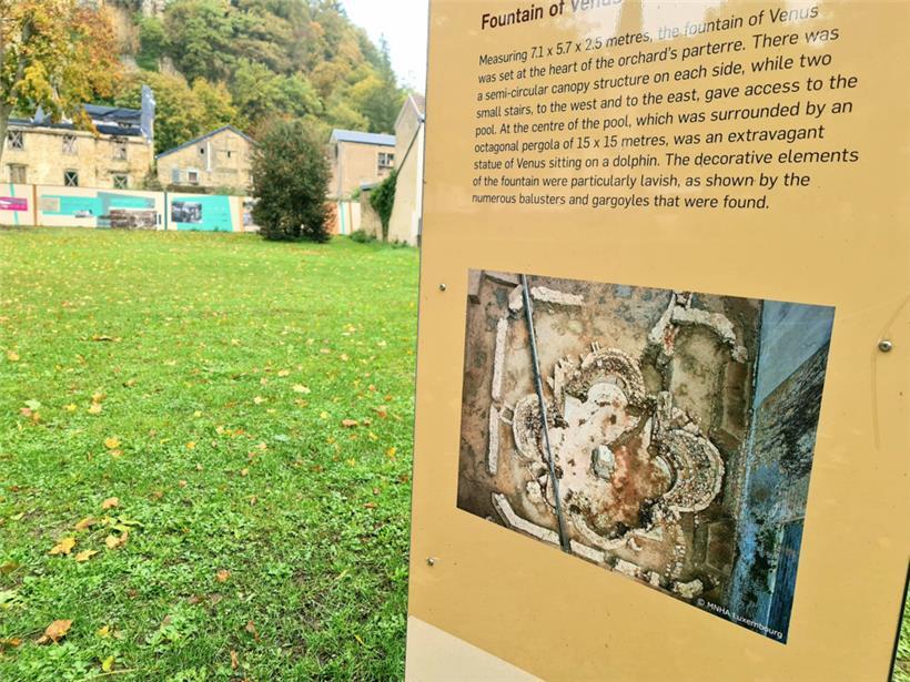 Zahlreiche Informationstafeln vermitteln Fakten über Graf Mansfeld und seine Residenz
