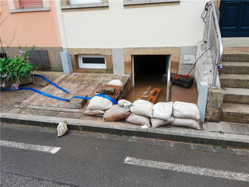 Zahlreiche Keller stehen unter Wasser