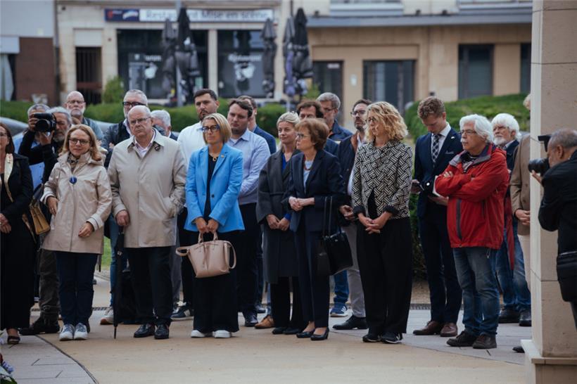 Zahlreiche weitere Personen der Politik und der Öffentlichkeit wohnten der Zerem...
