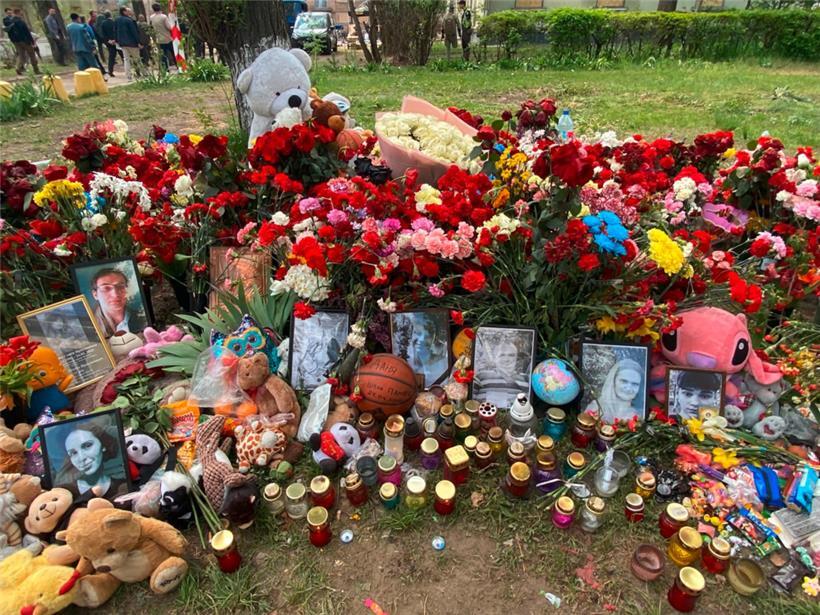 Zeichen des Trauers in einem Kiewer Arbeiterviertel
