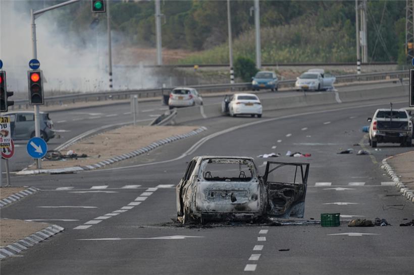 Zerstörte Autos am 7. Oktober im israelischen Sderot
