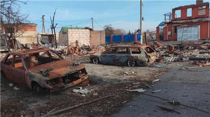 Zerstörte Autos in Sudscha in der Region Kursk: ein Foto, veröffentlicht vom russischen Verteidigungsministerium
