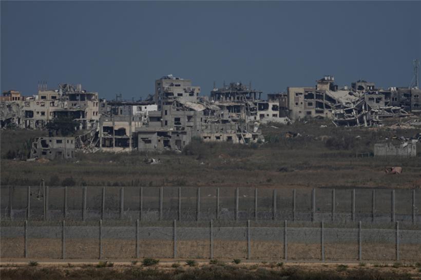Zerstörte Gebäude stehen am Gazastreifen
