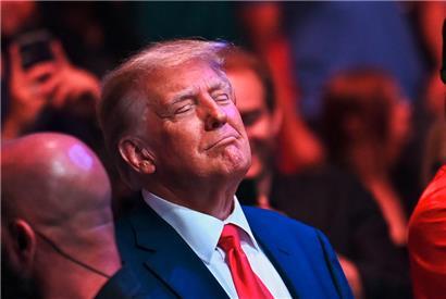 Zufriedene Gesichter: Donald Trump besuchte am Samstag einen Ultimate-Fighting-Wettbewerb in Miami

