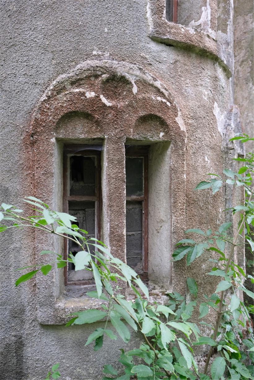 Zugemauerte Fenster von Schloss Weymerich