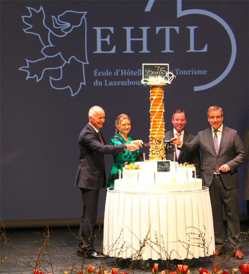 Zum Jubiläum: das erbgroßherzogliche Paar mit Minister Claude Meisch und EHTL-Di...
